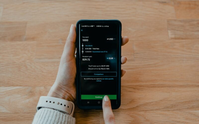 TopFX: Evaluating Features and Benefits for Forex Traders
